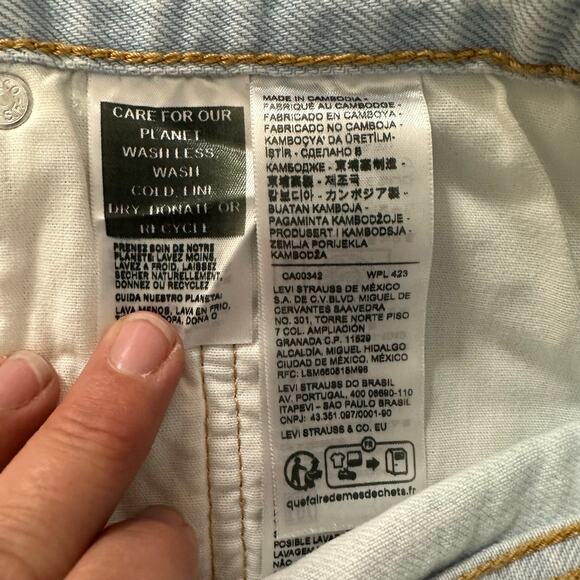 Levi Strauss Womens 501 Shorts Size 33 Cut Off Light Blue Denim High Rise NWT - Picture 6 of 11